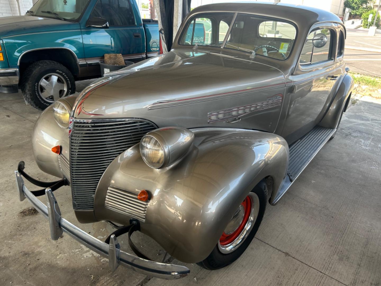 1939 Pewter /Tan Chevrolet Master 85 (21JB0524722) with an 350 V8 Chevrolet engine, Automatic transmission, located at 1687 Business 35 S, New Braunfels, TX, 78130, (830) 625-7159, 29.655487, -98.051491 - Photo#0